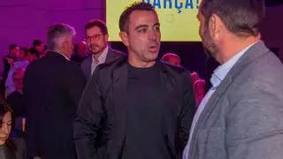 Xavi: "Este Barça lo dirige Echevarría"
