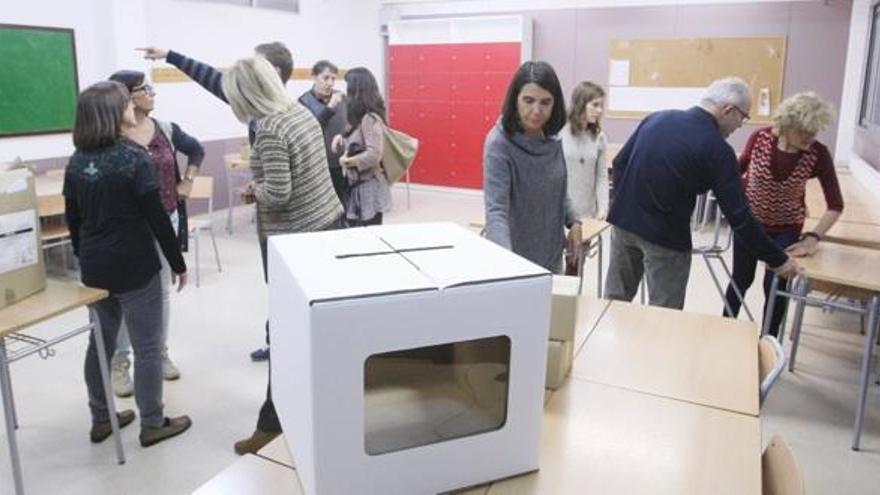 Arriben les urnes i butlletes per al 9-N a Girona