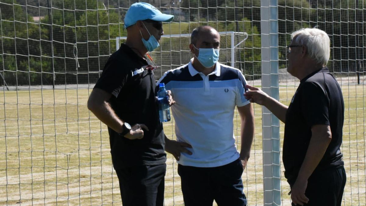 Calderón, junto a Sabas, poco ante del amistoso entre el Córdoba CF y la Balona en Montecastillo, a principios de octubre pasado.