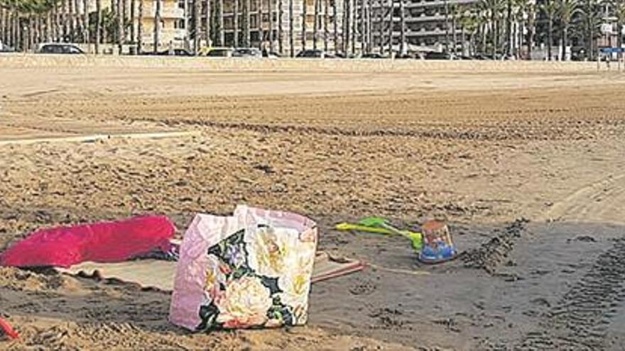 Peñíscola declara la guerra a reservar sitio en playas con 4 multas en un día