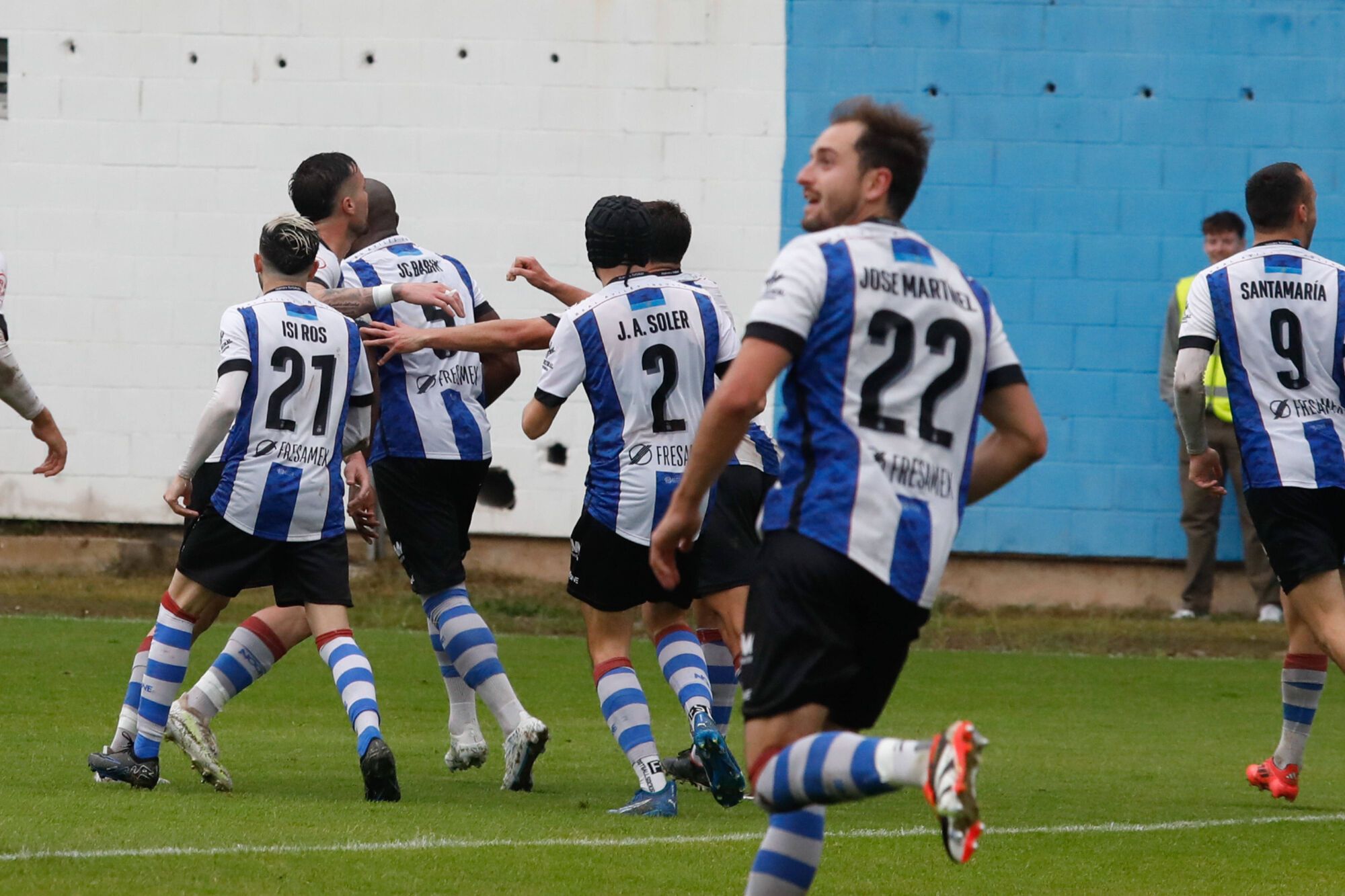 EN IMÁGENES: Ammbientazo en el play-off del Real Avilés contra el Antoniano