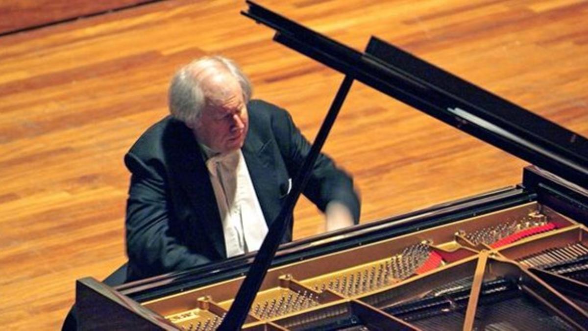 Grigory Sokolov, durante su actuación en el Palau de la Música.