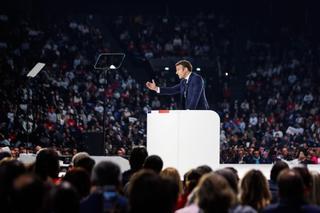 Macron celebra un mitin multitudinario en la recta final de la campaña presidencial francesa