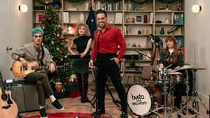 Bustamante y su banda, en la campaña anti-villancico de Wallapop.