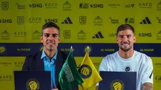 Iñigo Martínez se cubre de oro lejos del Barça: tres partidos más y 15 millones al bolsillo