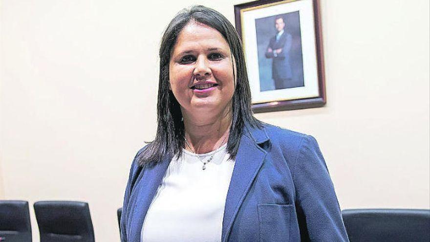 La alcaldesa de Tuineje, Esther Hernández.