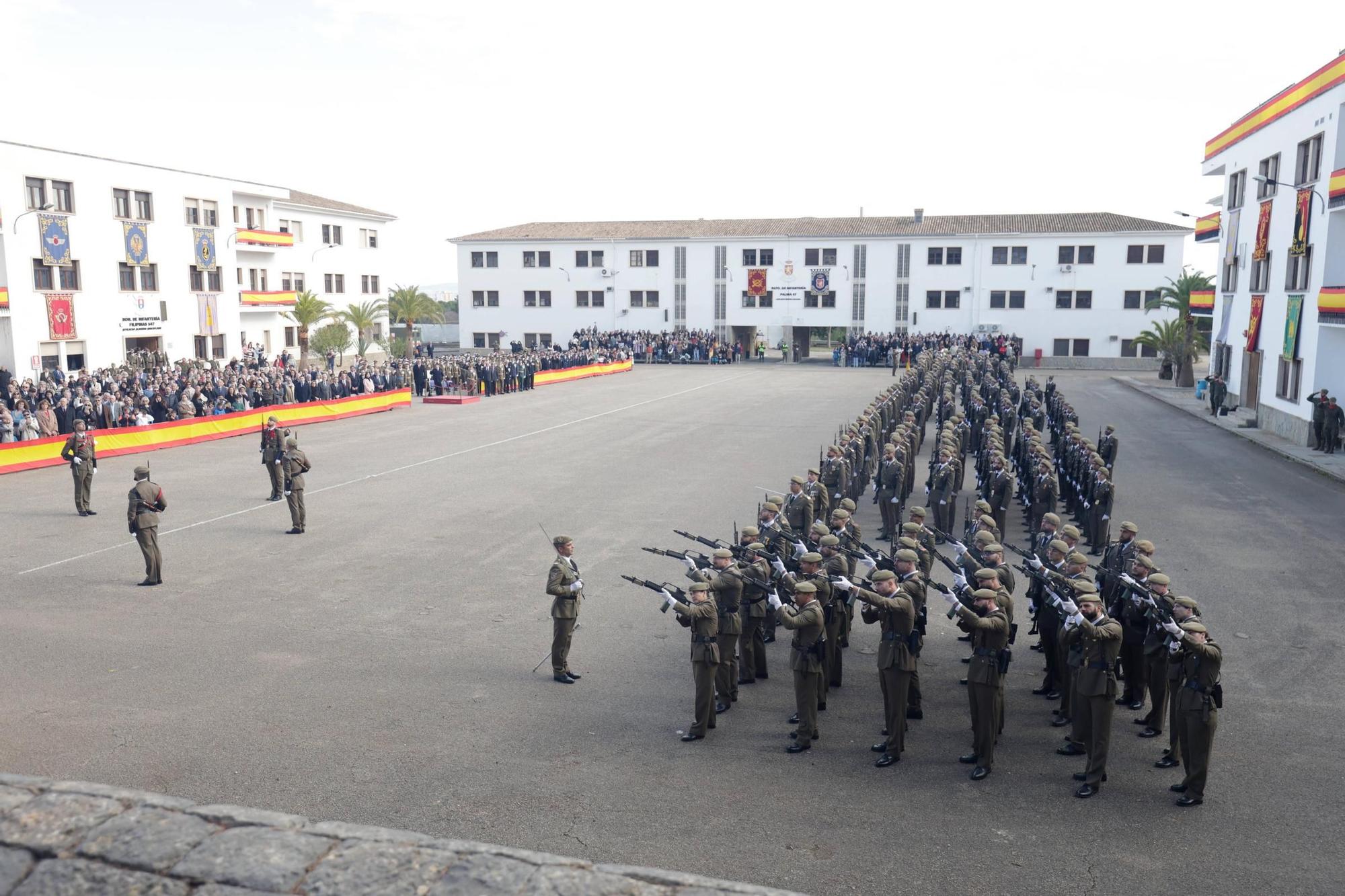 Las imágenes del acto militar para celebrar la patrona de la infantería, la Inmaculada Comcepción