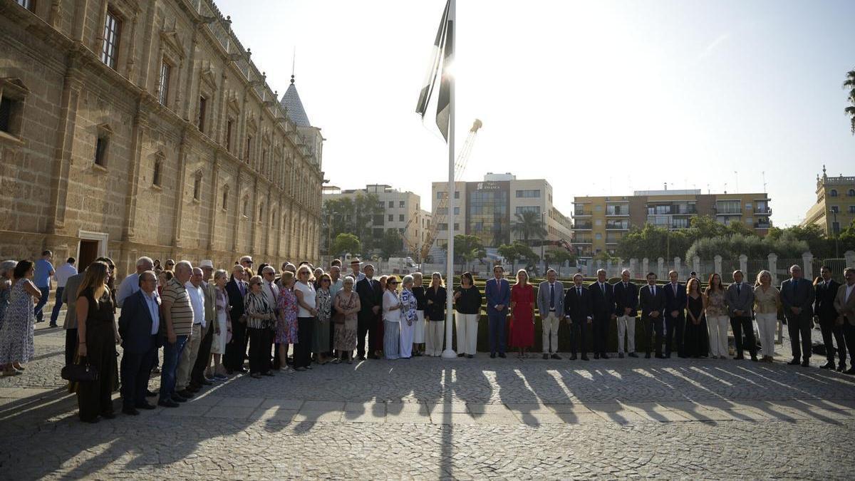 Acto de izado de la bandera de Ceuta en el Parlamento