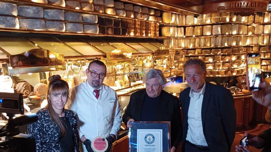 Un formatge d&#039;Ampans amplia el rècord Guinness del restaurant amb la tria de formatges més gran del món