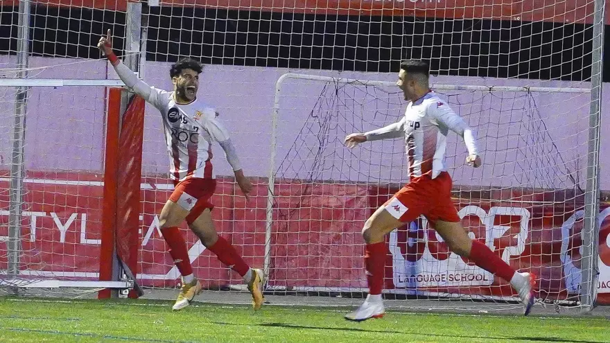 Ezzarfani, del CE Manresa, marca un dels gols de la jornada