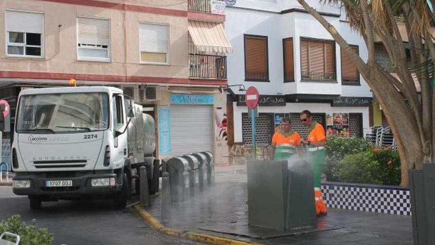 El alcalde apuesta por municipalizar las basuras y rebajar hasta un 18% los costes