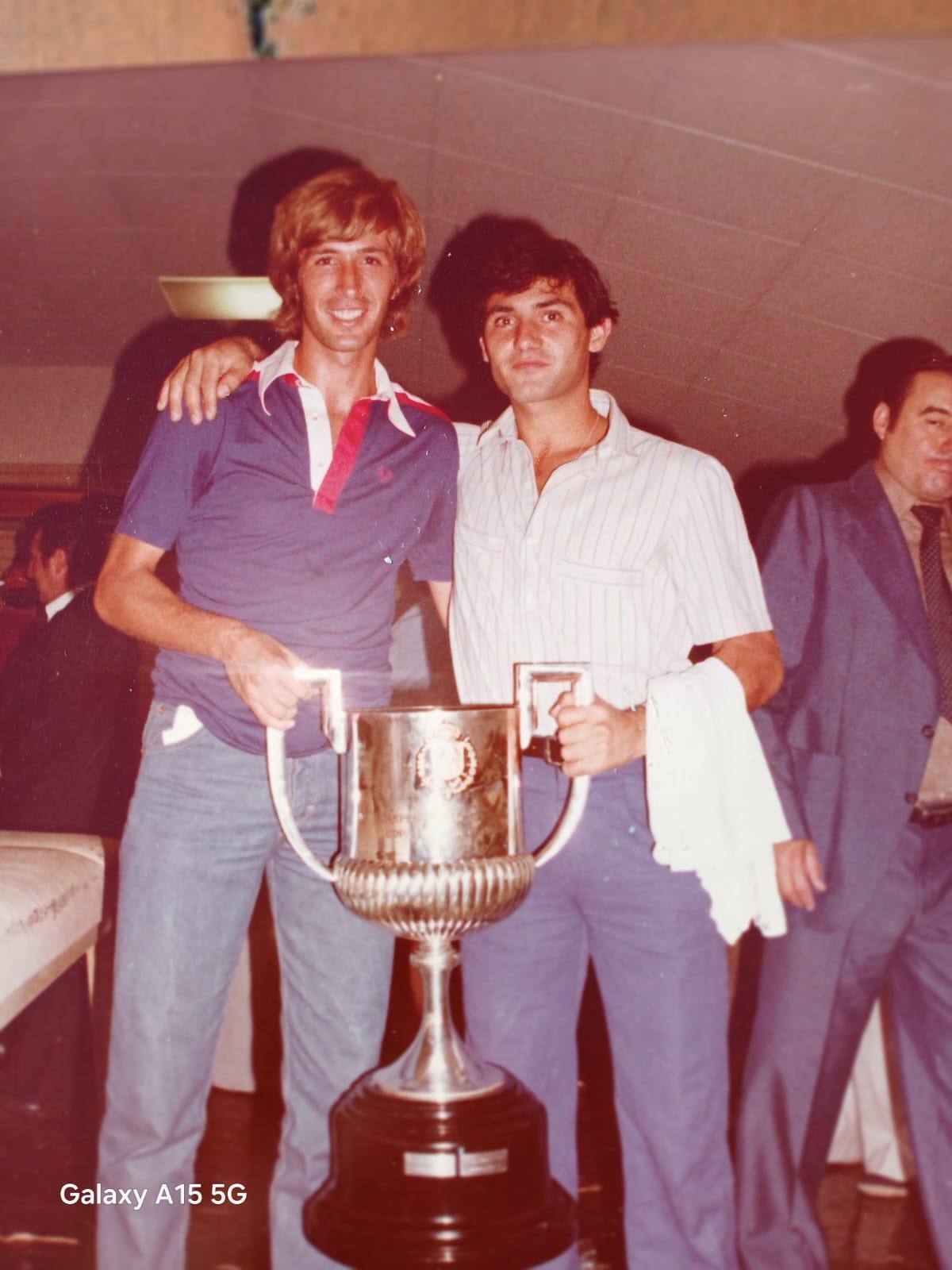 Amb el saltenc Dani Cabezas amb la Copa de Rei aconseguida el 1979