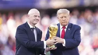 Políticos estadounidenses investigan la relación entre Infantino y Trump