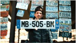 Mathieu Blanchard, con su placa para la Barkleys Marathon