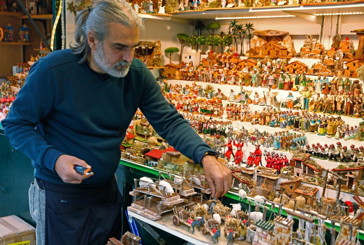 Feria navideña de Santa Llúcia en la Avinguda de la Catedral