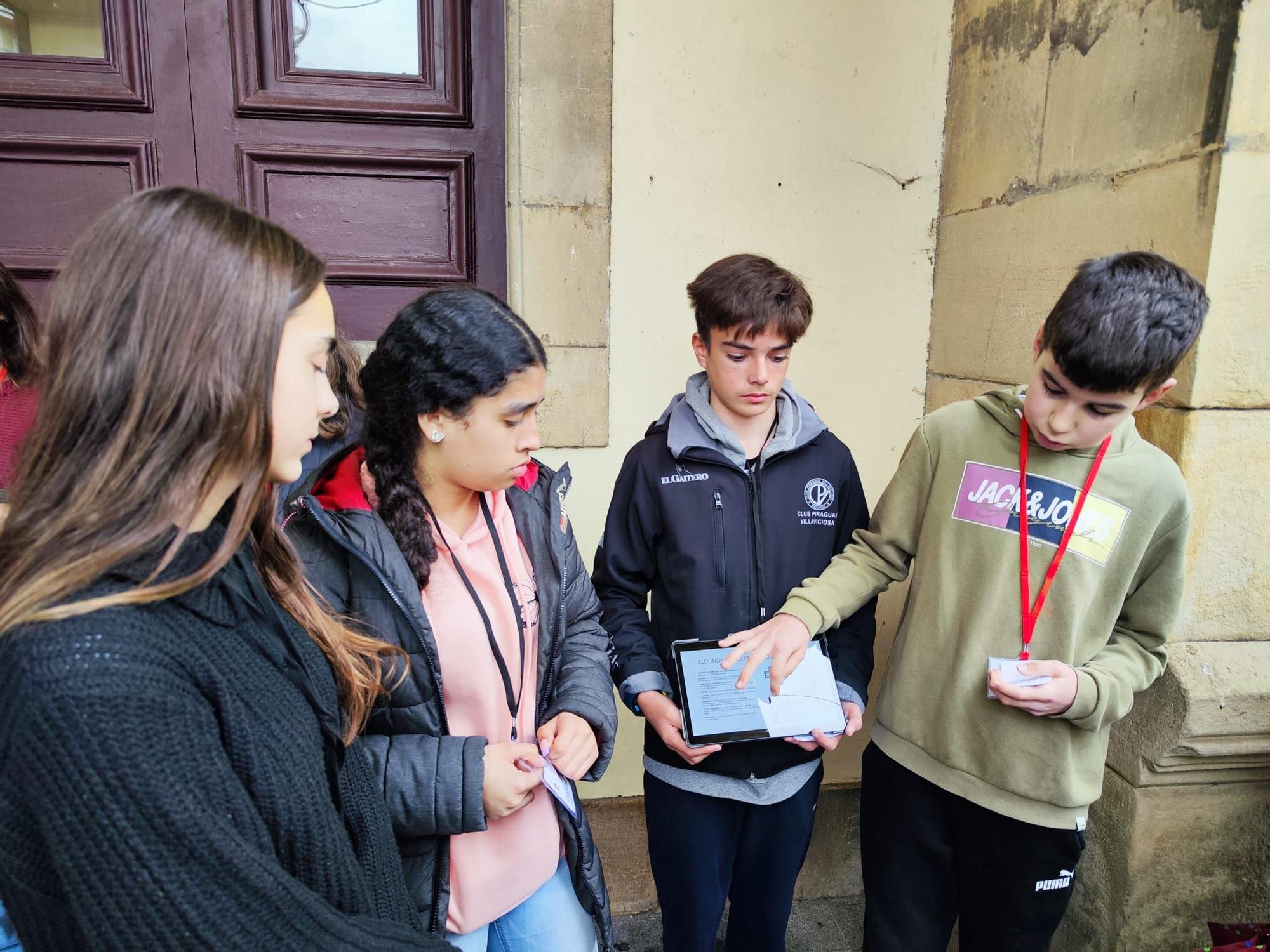 La historia medieval de Villaviciosa, de las aulas a las calles: así han ejercido los alumnos del instituto como guías turísticos