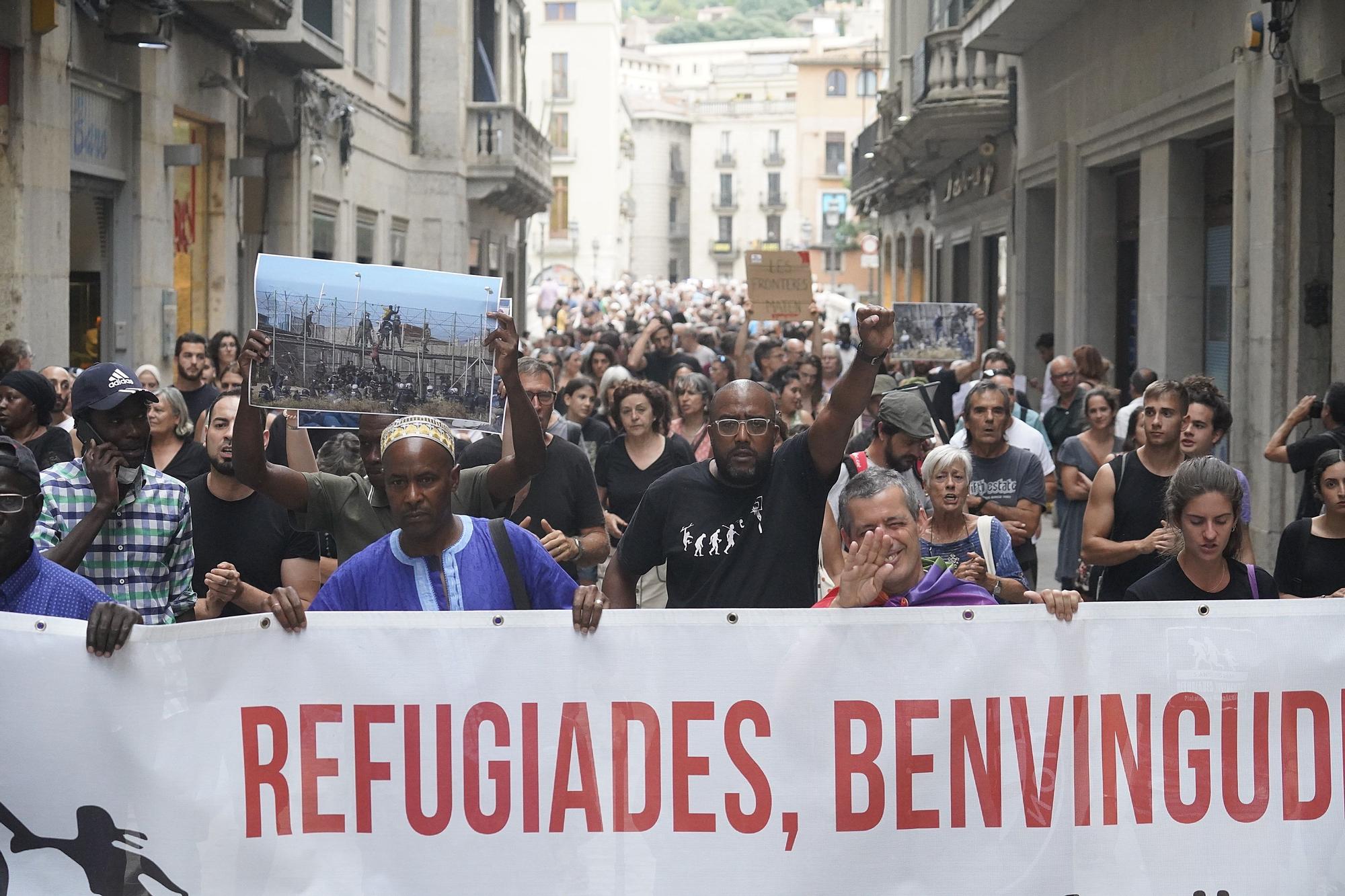 Manifestació a Girona contra la mort de migrants a la tanca de Melilla