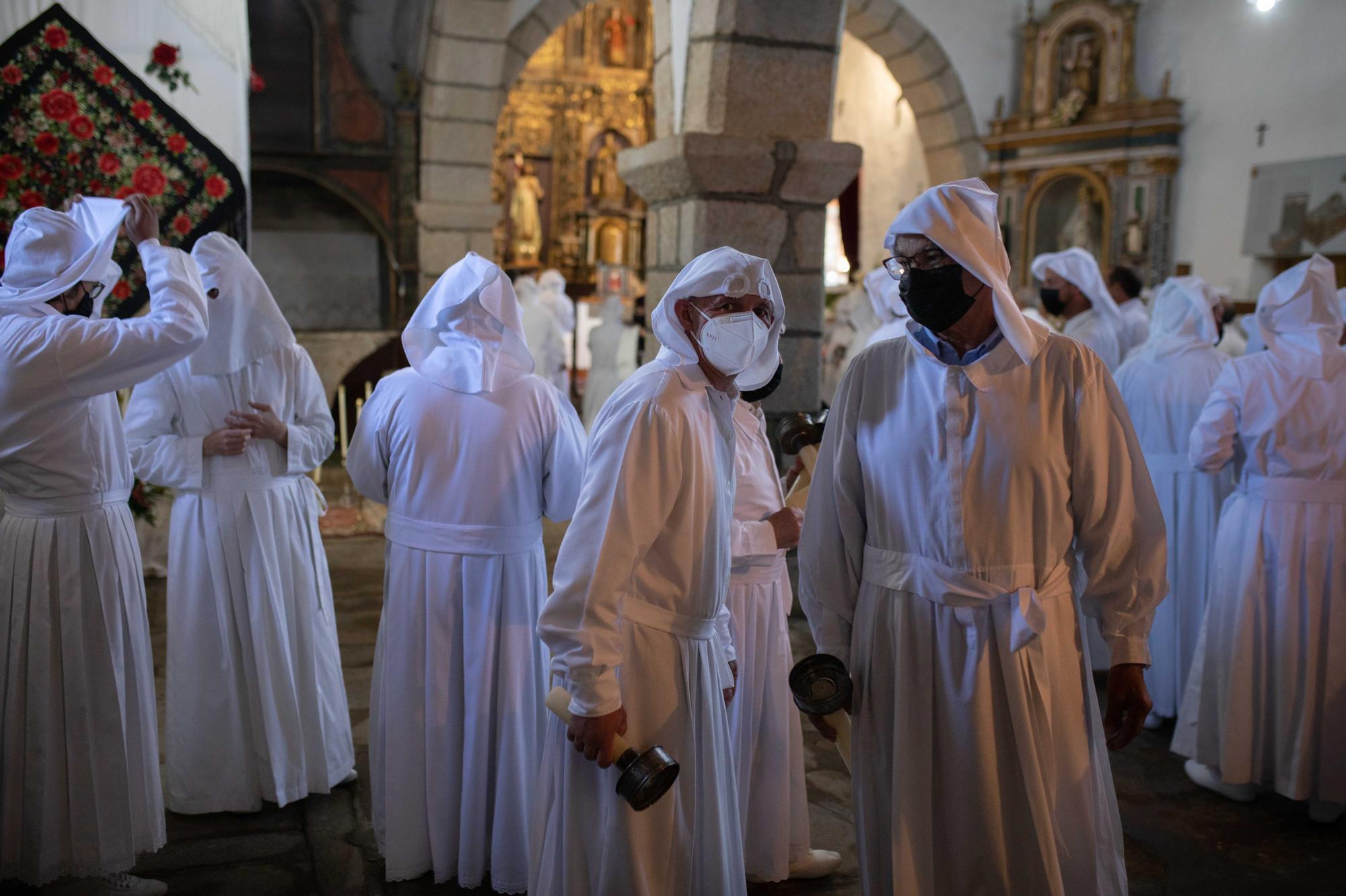 GALERÍA | La procesión del Santo Entierro de Bercianos de Aliste, en imágenes