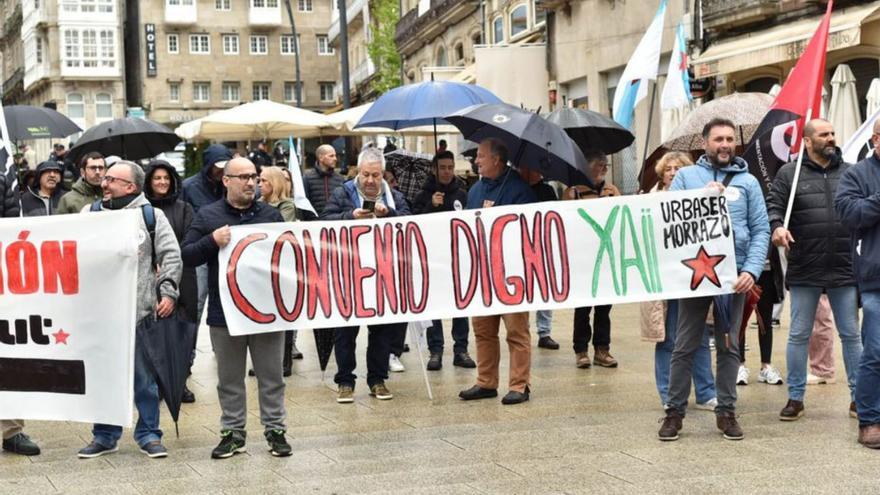 Trabajadores de Urbaser en la manifestación del 1º de Mayo.   | // FDV