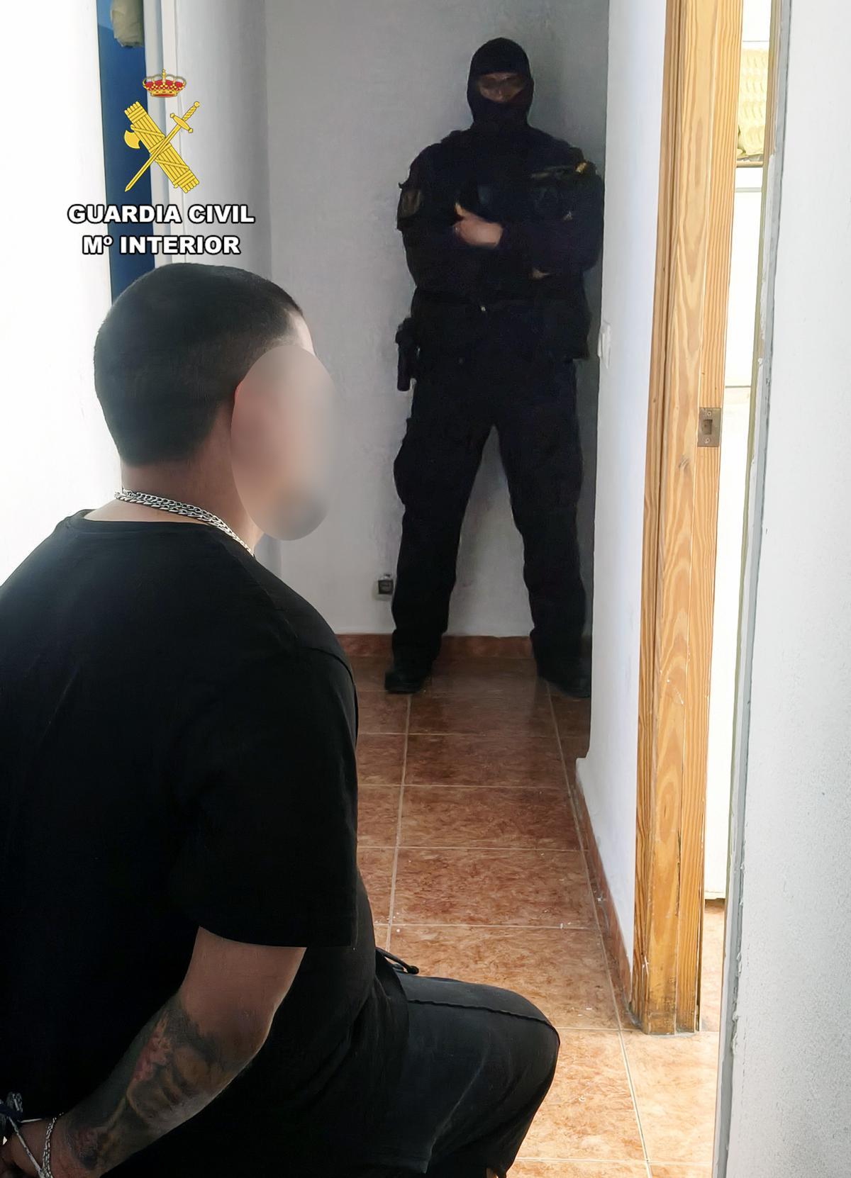 Uno de los detenidos durante la operación 'Heremi' llevada a cabo por la Guardia Civil