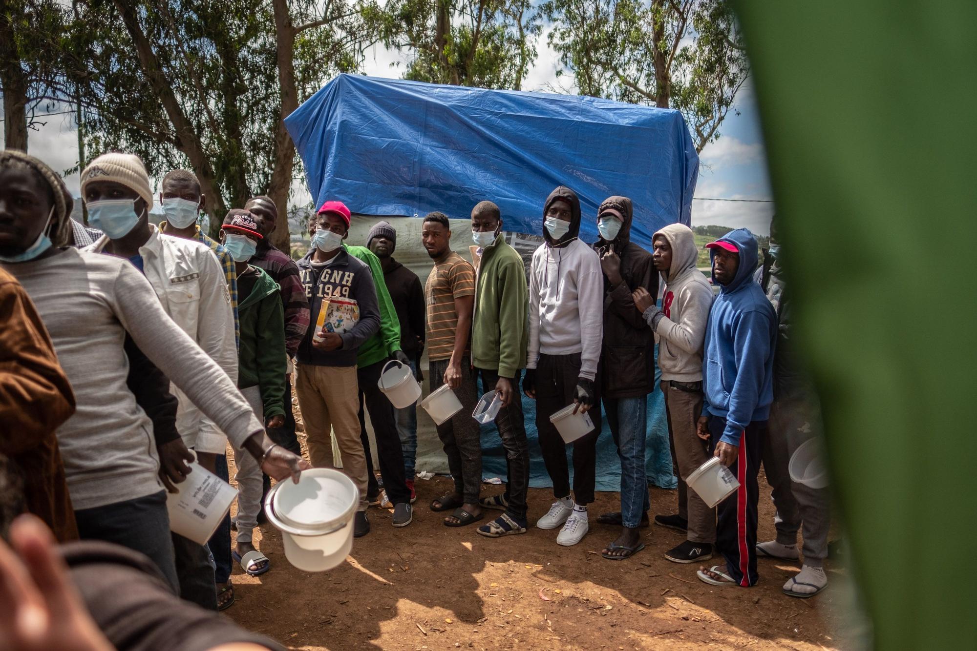 Comida de los migrantes en Las Raíces