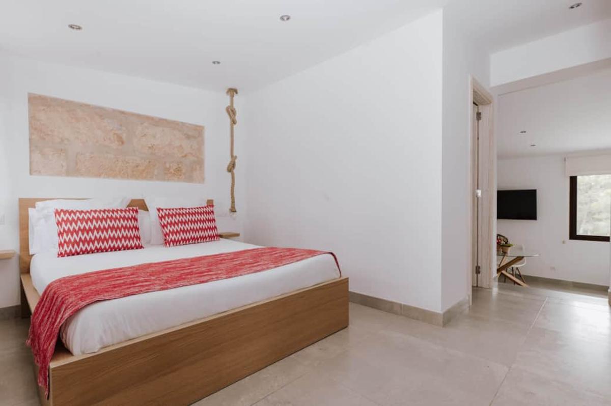 En la imagen, una de las habitaciones de Sa Talaia Blanca.