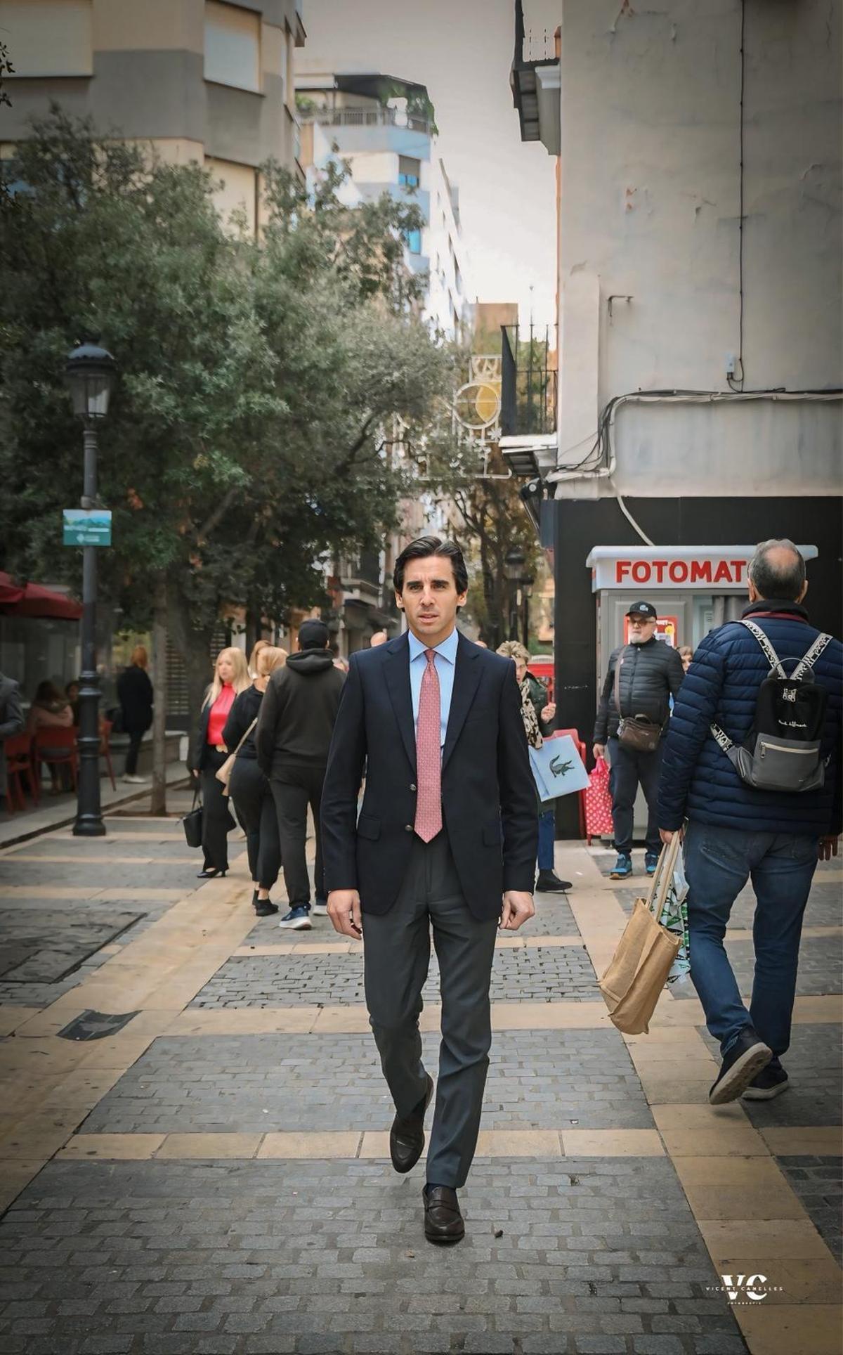 La elegancia de Juan Ortega, en las calles de Castellón.