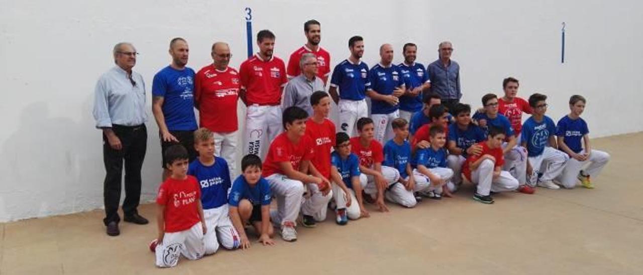 Participantes en la jornada de conmemoración.