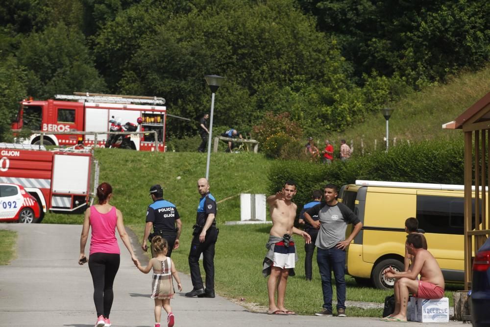 Intervención de los bomberos en el Camping de Deva