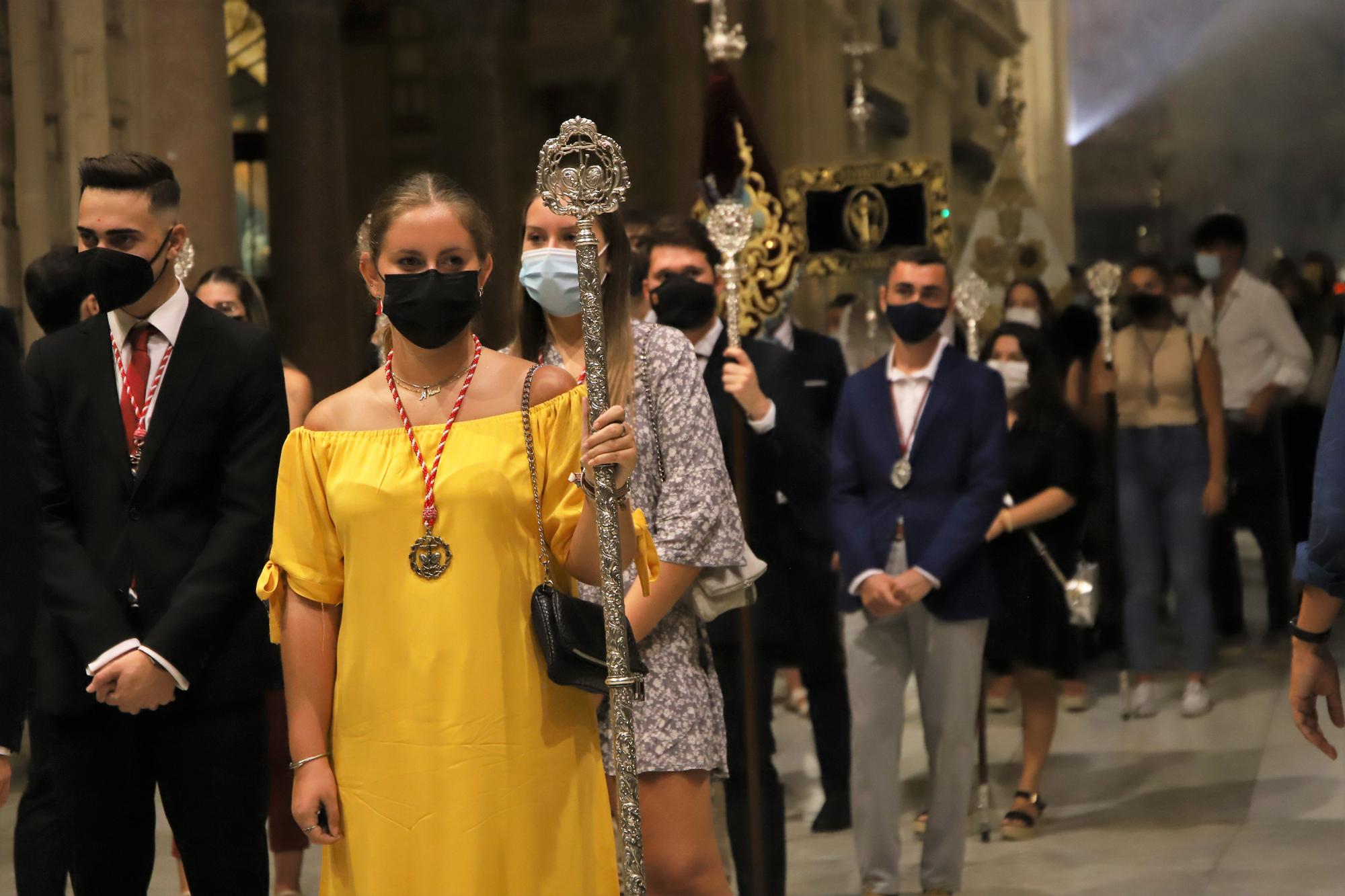 El Vía Lucis de la Virgen de la Fuensanta recoore el Patio de los Naranjos