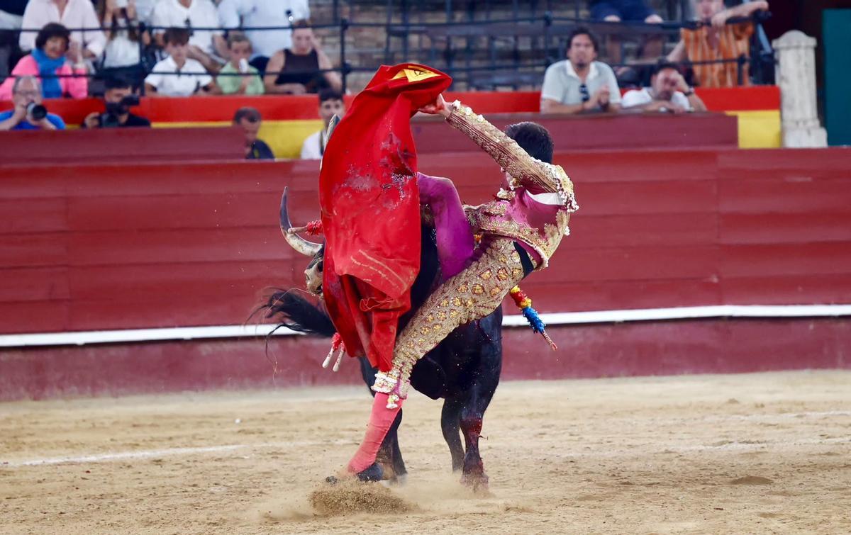 Samuel Navalón conquista su segunda puerta grande consecutiva en Valencia durante la Feria de Julio