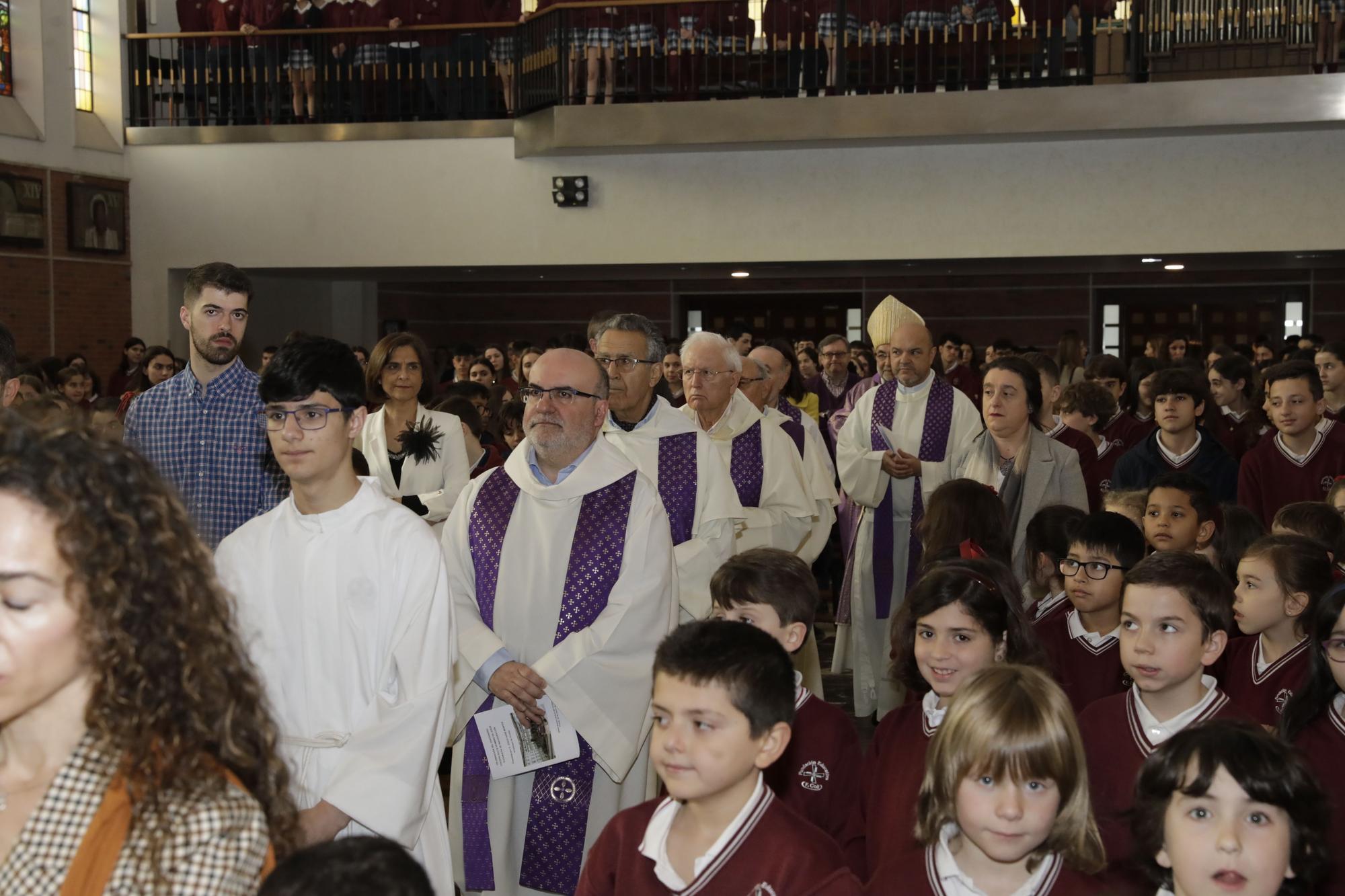 Misa por el centenario del colegio de las Dominicas