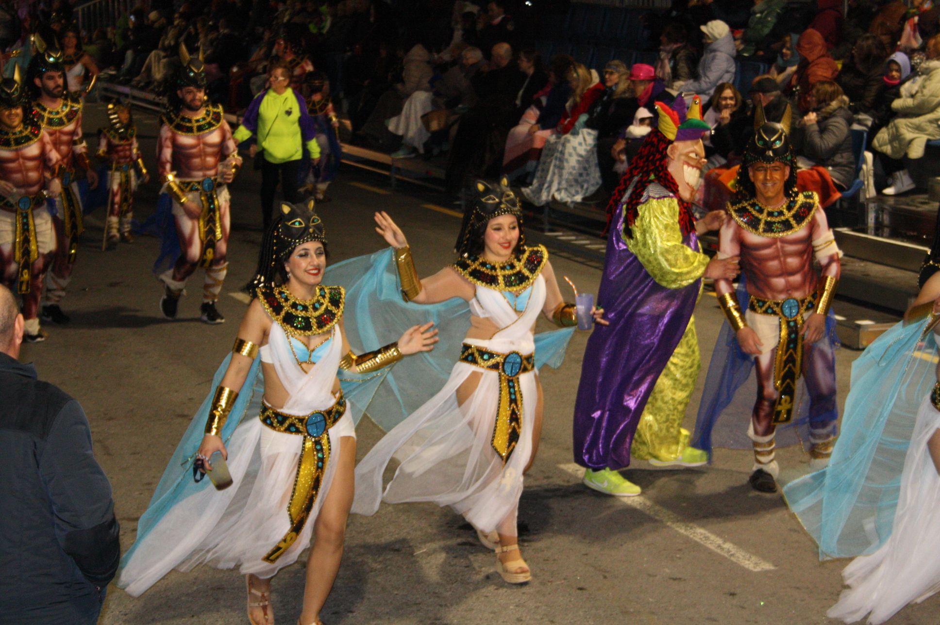 Macrogalería de fotos del primer gran desfile del Carnaval de Vinaròs