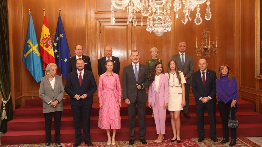 La Familia Real recibe a las medallas de Asturias, hijos Predilectos e hijo adoptivo 2023: "Hemos hablado del papel de la mujer en la sociedad actual"