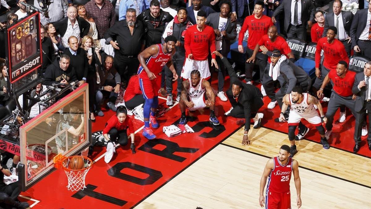 La icónica canasta de Kawhi Leonard con Toronto.