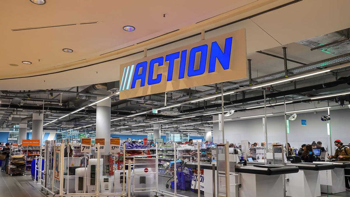 Mañana se esperan colas kilométricas en Action para conseguir el suelo de baldosas de madera de quita y pon por menos de 2 euros:  para terraza o jardín