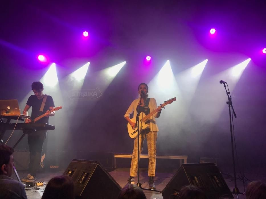 Sara Roy canta amb Miki Núñez a Manresa