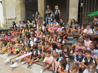 Cien "minibotijos" celebran las Piraguas