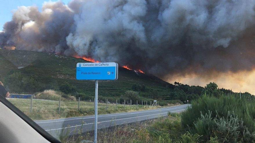 El fuego en Carnota. // TVG