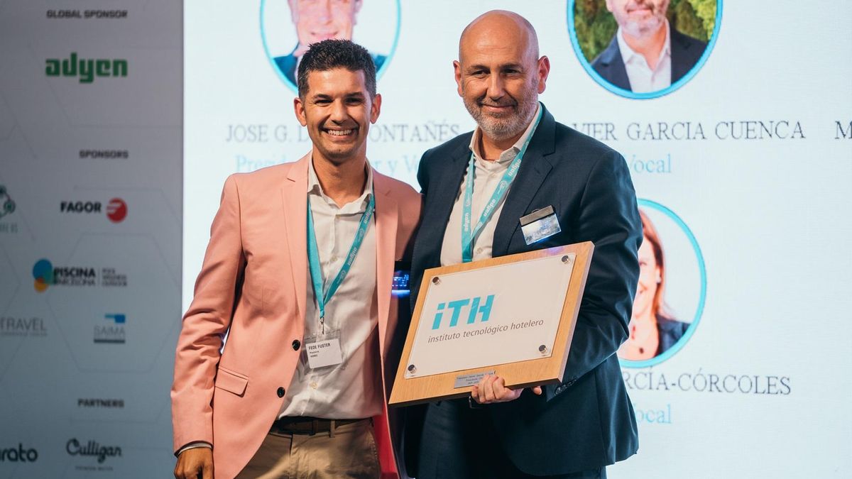 Fede Fuster y Javier García, durante la asamblea de ITH.