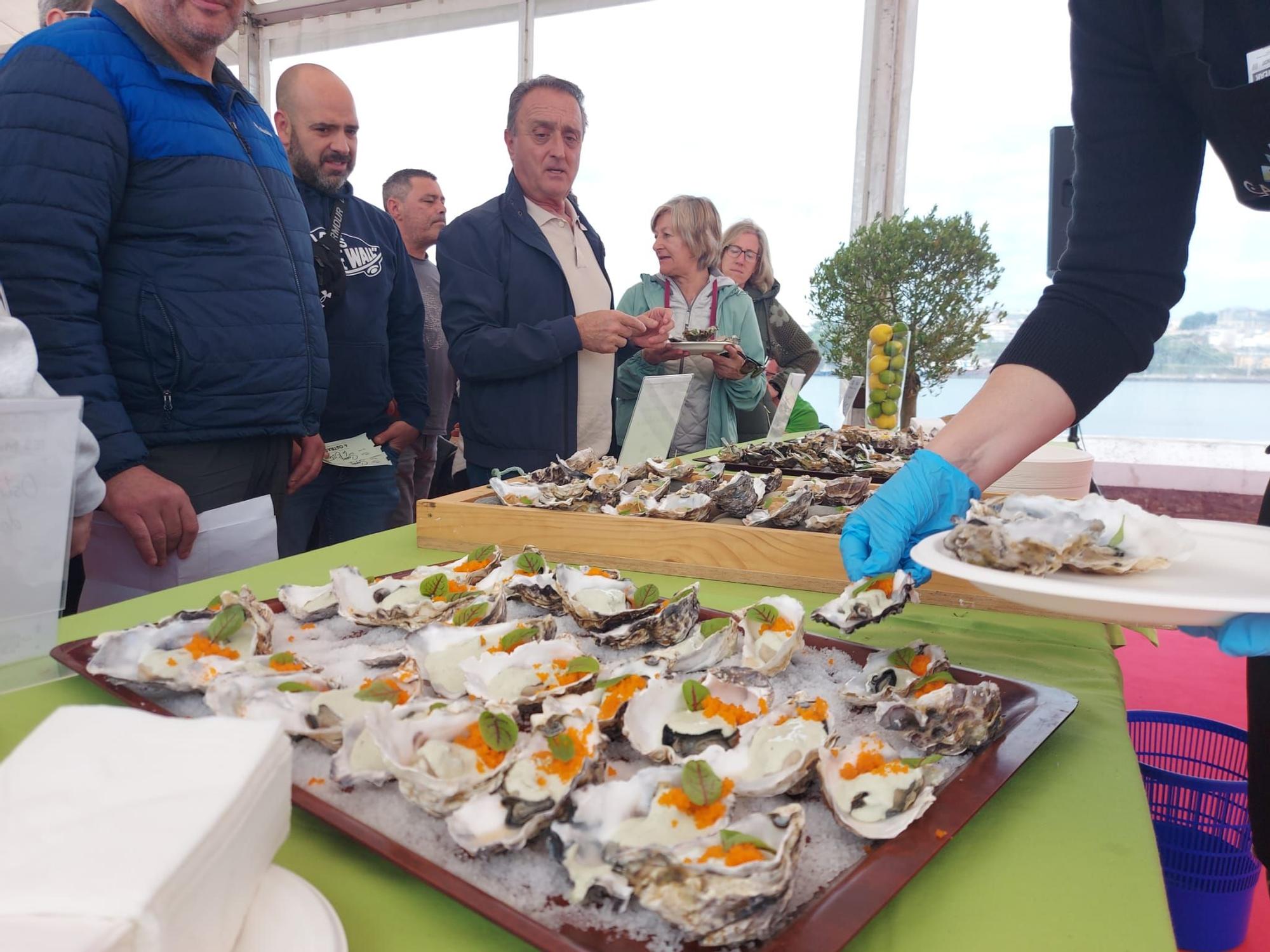 En imágenes: El festival gastronómico "Somos la ostra" llena Castropol