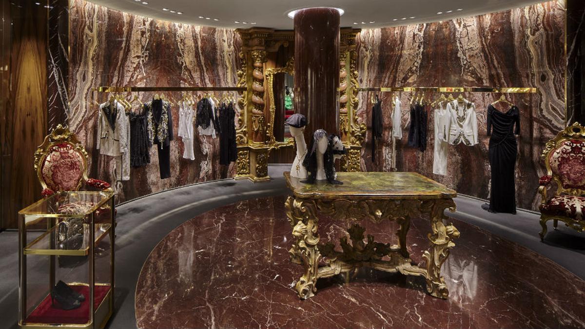Dolce &amp; Gabbana inaugura su tienda más espectacular en Milán