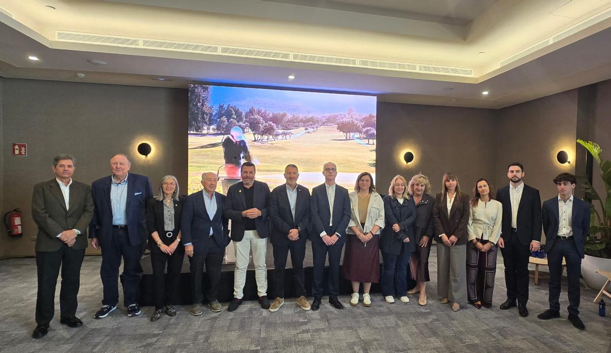 Foto de familia de Grupo Costa y Arum.