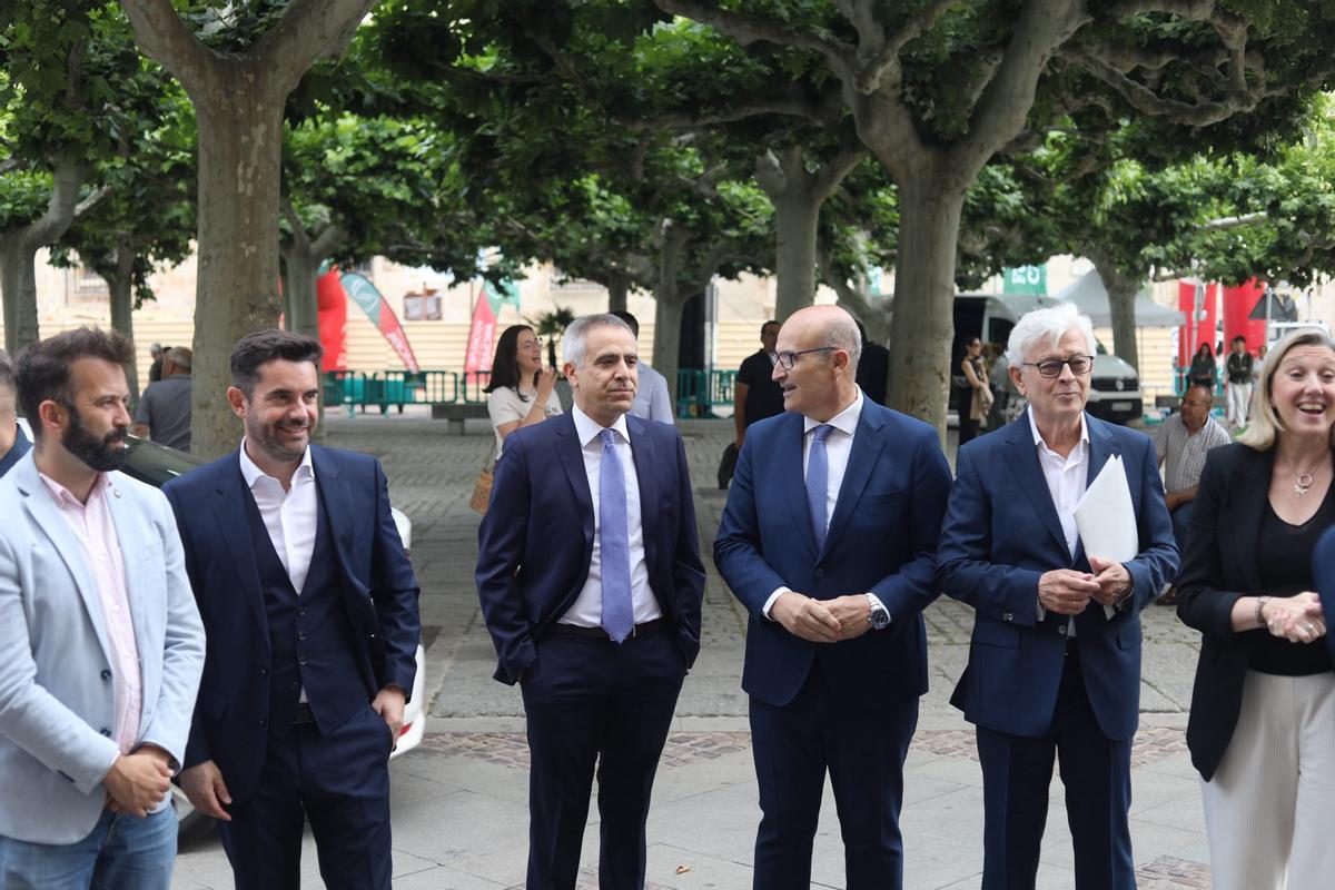 David Gago, Antidio Fagúndez. Manuel Moreno, Fernando Prada, José María Esbec e Isabel Blanco.