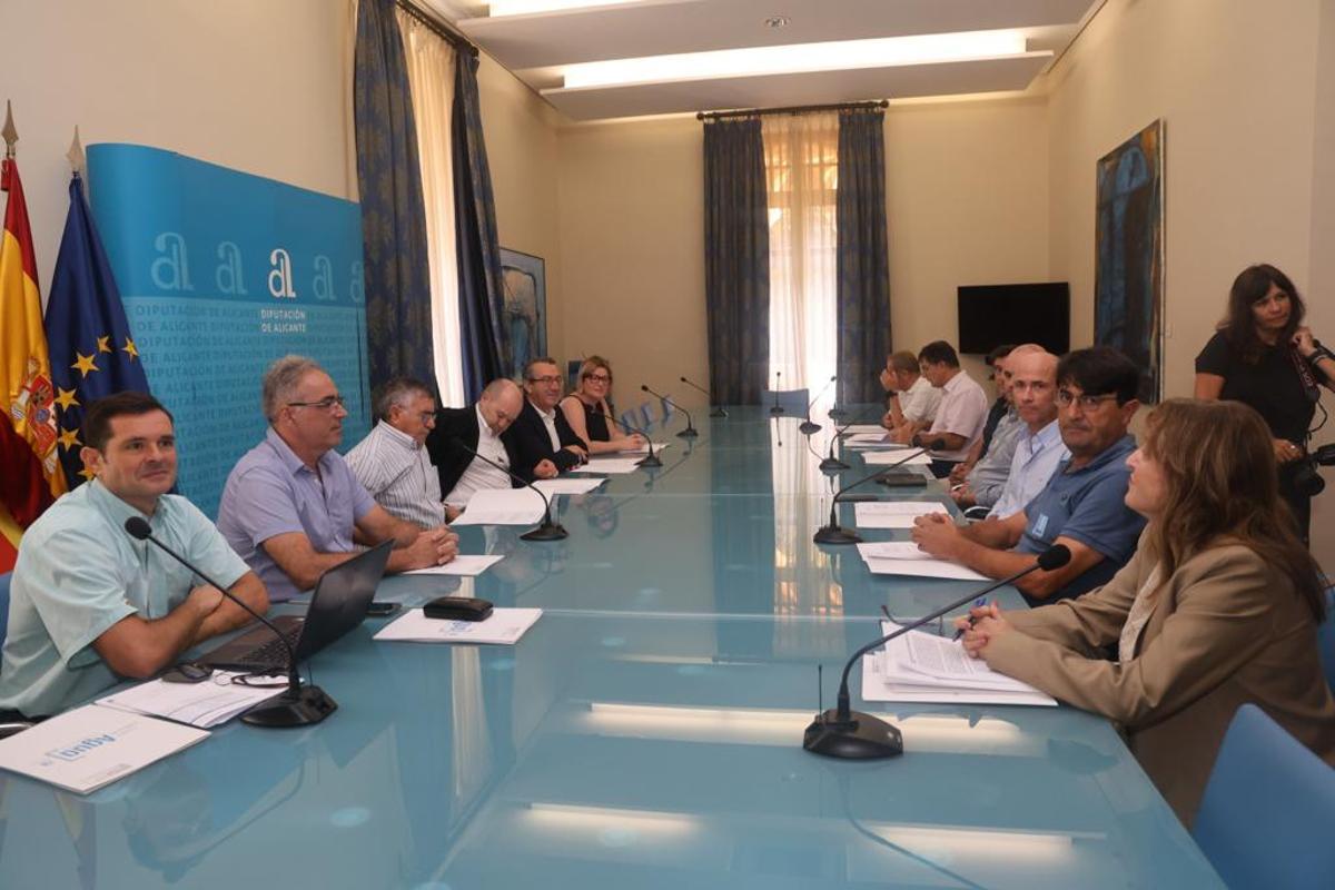 Los expertos de la Comisión Técnica Provincial del Agua convocados este martes 1 de agosto por el presidente Toni Pérez.