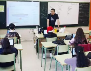 Colegios avanzan en el modelo de pantallas y papel tras apostar por digitalizar las aulas