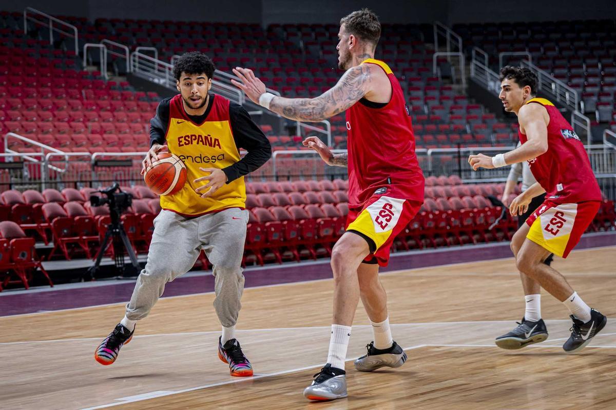 Chus Mateo confía en los jóvenes de cara al duelo ante Ucrania