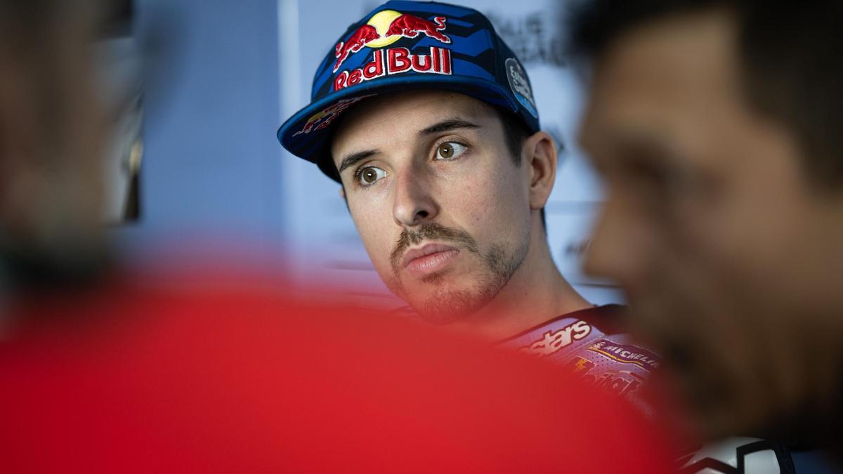 Àlex Márquez, en el garaje del Gresini Racing Team Ducati.