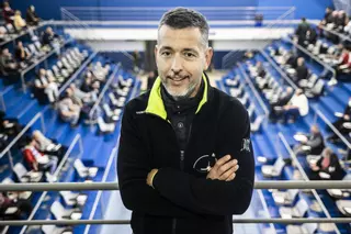 Jorge vende en la rula una caja de pescado cada cuatro segundos
