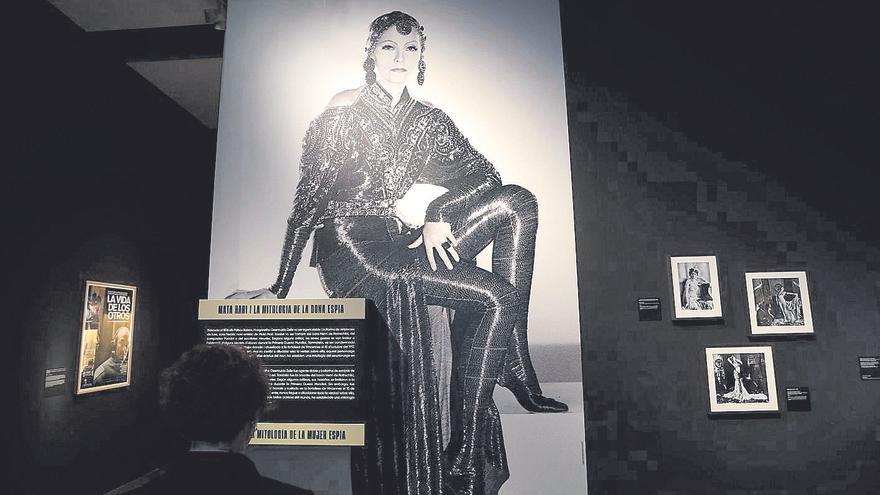 James Bond y Mata Hari, espías en València